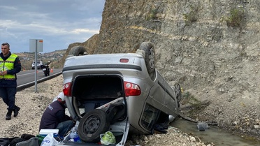 Tekirdağ Şarköy'de takla atan otomobilde sürücü ve yolcu yaralandı