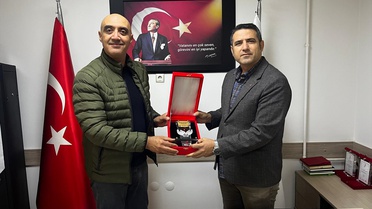 Türk Kızılayı Bilecik Şubesi, 45 kez kan bağışlayan bağışçıyı plaketle onurlandırdı