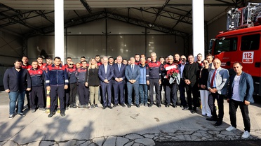 Urla Belediye Başkanı Balkan, itfaiyecilerle yangın riski ve yaz hazırlığını konuştu