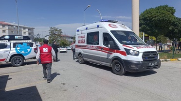 Van Muradiye Devlet Hastanesi'nde afet tatbikatında hasta tahliyesi uygulandı