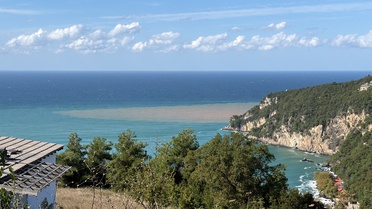 Bartın Irmağı'nın taşıdığı çamur Karadeniz'i boyadı: Kıyılarda deniz kahverengi renge büründü