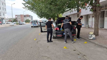 Adıyaman'da park halindeki otomobil gece saatlerinde silahla kurşunlandı