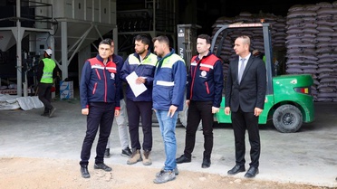 Afyonkarahisar Emirdağ'da tarım heyeti ayçiçeği ön eleme tesisini inceledi