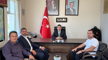Marmaris Kaymakamı Kaya, Hisarönü projelerini AK Parti heyeti ve muhtarla görüştü