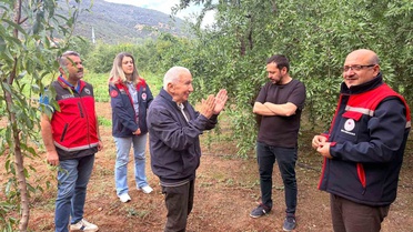 Akşehirli üretici Tahsin Zerek, kiraz sorunları nedeniyle bademe geçti