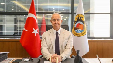 Alanya ve Konyaaltı belediye başkanları, ihraç talebi sonrası CHP'den istifa etti