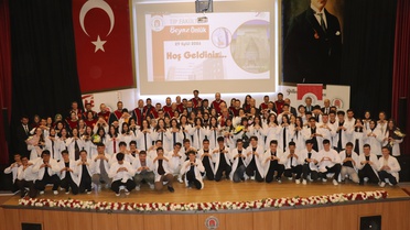 Amasya Üniversitesi Tıp Fakültesinde 89 hekim adayına beyaz önlük giydirildi
