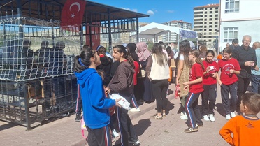 Beypazarı'nda 'Bir Okul Bin Umut Gazze' kermesleri sürüyor