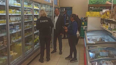 Bilecik Osmaneli'de zabıta zincir marketlerde fiyat ve hijyen denetimi yaptı
