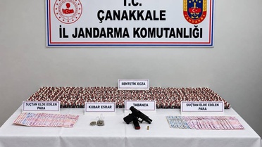 Çanakkale Biga'da 4 bin 738 sentetik hap ele geçirildi, 2 şüpheli tutuklandı