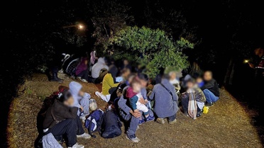 Çanakkale'de 6 operasyonda yakalanan 51 düzensiz göçmen GÖKSEM'e teslim edildi