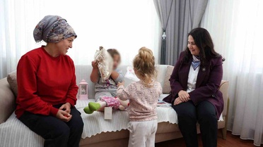 Düzce'de koruma altındaki çocukların evine giden Elif Makas taleplerini dinledi