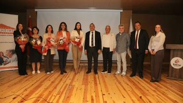 Edirne'de Alzheimer farkındalık programı düzenlendi, akademisyenler katıldı