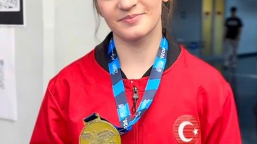 Erzincan İl Özel İdaresi güreşçileri U15 Balkan Şampiyonası'ndan iki madalyayla döndü