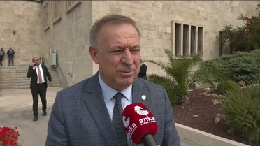 Gökan Zeybek, fon krizinde giderayak zenginleşme olduğunu söyledi, erken seçim istedi