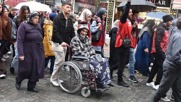 Gümüşhane'de Dünya Yaşlılar Günü yürüyüşü belediye önünden Atatürk Parkı'na ulaştı