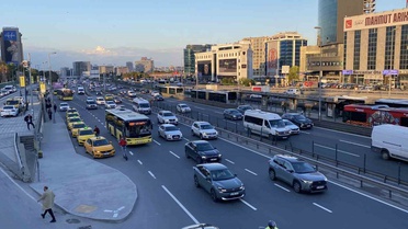 İstanbul'da sağanak sonrası trafik normale döndü, yoğunluk yüzde 54 oldu