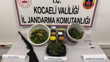 Kocaeli Karamürsel'de 3 kg 500 gr kubar esrar ele geçirildi, 2 zanlı gözaltına alındı