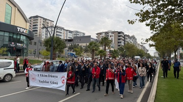 Görgel Kahramanmaraş'ta yaşlılarla kahvaltıda buluştu, Kilis'te yürüyüş yapıldı