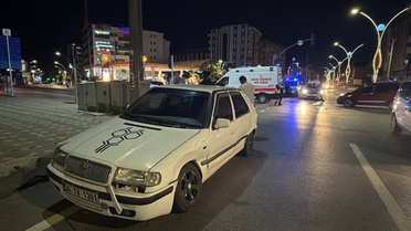 Kocaeli Gebze'de çarpışan iki otomobildeki 3 yaralı hastaneye kaldırıldı