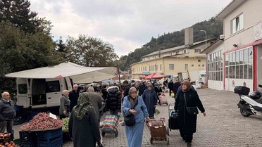 Kütahya Simav'da hünnap tezgahlarda 50-80 TL'den satılıyor, üretici maliyetten dertli