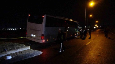Malatya Yeşilyurt'ta otobüsle hafif ticari araç çarpıştı, 2 öldü, 1'i ağır 3 yaralandı