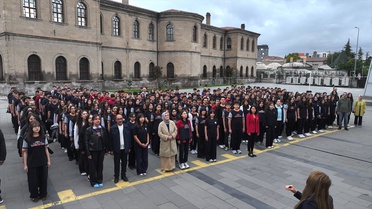 Şair Çamlıbel'in Taş Mektep'in kahramanları için yazdığı marş bir asırdır istiklal ruhuyla okunuyor