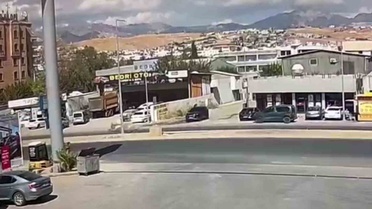 Silopi'de ters yönde ilerleyen 15 yaşındaki çocuk otomobilin altında kaldı