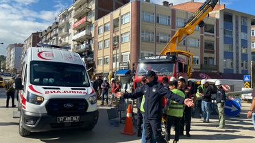 Sinop Boyabat'ta üzerine elektrik direği devrilen işçi kurtarılamadı