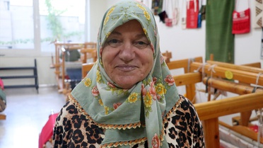 Tekirdağ'da 74 yaşındaki Fatma Ayvalıdere, dokumada Alzheimer'a karşı çalışıyor