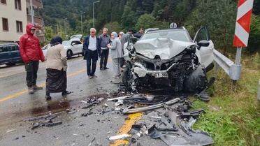 Trabzon Çaykara'da hatalı sollama sonucu 5 kişi yaralandı, 2'si Arap uyruklu