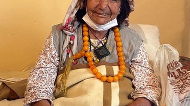 Van'ın 'Deli Fadile'si Fadile Kayar, 84 yaşında hastanede vefat etti