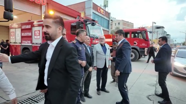 Adıyaman'da Belediye Başkanı Tutdere, itfaiye personeline apolet taktı