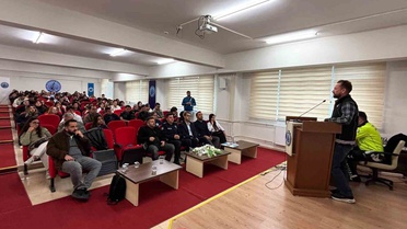 Afyon Kocatepe Üniversitesi öğrencilerine uyuşturucuyla mücadele eğitimi verildi
