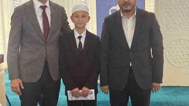 Erkmen Hafızlık Kursu öğrencisi Ahmet Çakır, Kur'an yarışmasında Ege ikincisi oldu