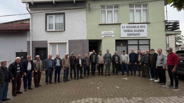 Bilecik İl Tarım ve Orman Müdürü Ayvalık, Kızıldamlar'da çiftçileri dinledi