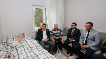 Bilecik Valisi Sözer, Göl çiftine konuk oldu, yaşlıların yanında olacaklarını söyledi