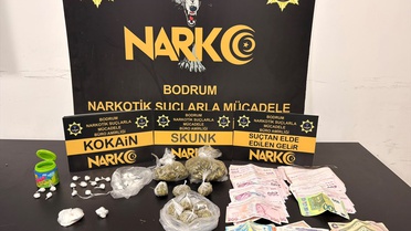 Bodrum'da uyuşturucu operasyonunda 82 bin 600 lira ele geçirildi, 2 zanlı tutuklandı