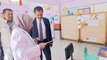 Bolvadin Milli Eğitim Müdürü Keleş, Bayramer Okulu'nda projeleri değerlendirdi