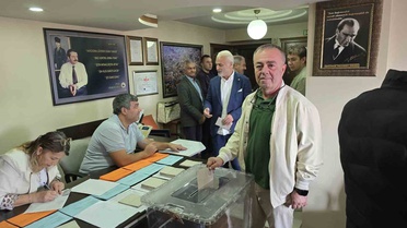 Özgür Önder, Buldan Ticaret Odası başkanlığını 16 oy farkla kazandı