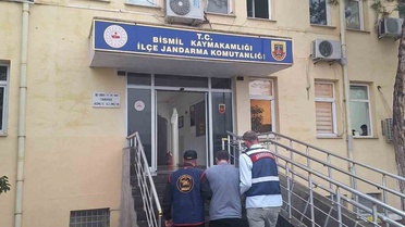 Jandarma, Diyarbakır Bismil'de 29 yıl 5 ay kesinleşmiş hapis cezası olan şahısı yakaladı