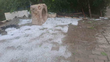 Diyarbakır'da sağanak taşkınlara yol açtı, Silvan'da dolu hayatı olumsuz etkiledi