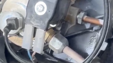 Eskişehir Odunpazarı'nda LPG sızan aracın yanında sigarayla gezen vatandaş şaşırttı