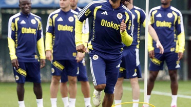 Fenerbahçe, Rizespor maçı öncesi yarın Azerbaycan'da Turan Tovuz ile oynayacak