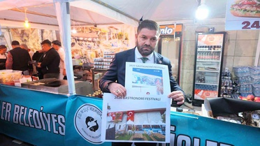 Gümüşler Belediye Başkanı Uzan, festivalden kaldırılan brandaya tepki gösterdi