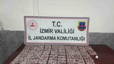 İzmir Kınık'ta durdurulan araçta bin 456 uyuşturucu hap çıktı, 3 şüpheli gözaltına alındı