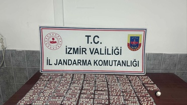 İzmir Kınık'ta jandarma, araçta 1456 sentetik hap ele geçirdi, 2 şüpheli tutuklandı