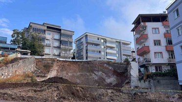 Kahramanmaraş'ta toprak kayması sonucu çöken yolda 36 gündür çözüm bekleniyor