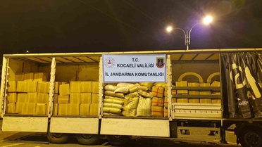 Kocaeli'de kaçakçılık operasyonu: 6,2 ton tütün ve 511 tarihi eser ele geçirildi