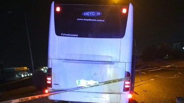 Malatya'da servis otobüsü ile hafif ticari araç çarpıştı, 2 kişi öldü, 3 kişi yaralandı